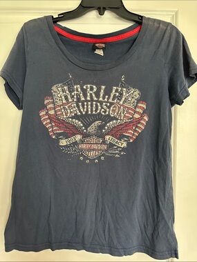 Vintage Harley-Davidson Navy Blue Graphic Tee with Red and White Accents
